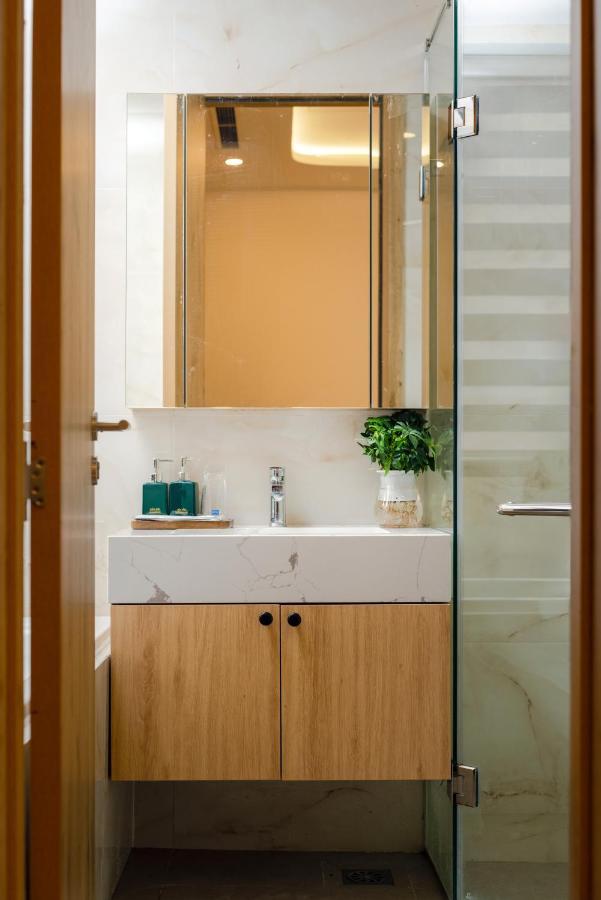 The Galaxy Home Doi Can Hotel And Apartment Hanoï Extérieur photo