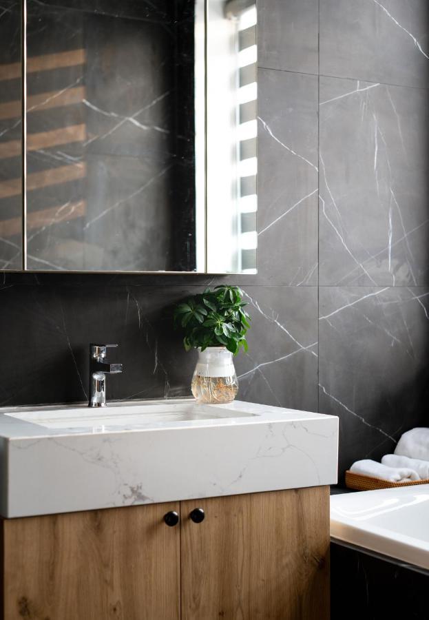 The Galaxy Home Doi Can Hotel And Apartment Hanoï Extérieur photo